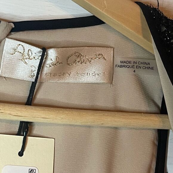 NWTs Alice + Olive Sofia Fully Beaded Jumpsuit w/ Plunging V Neck Size 4 - Picture 16 of 16